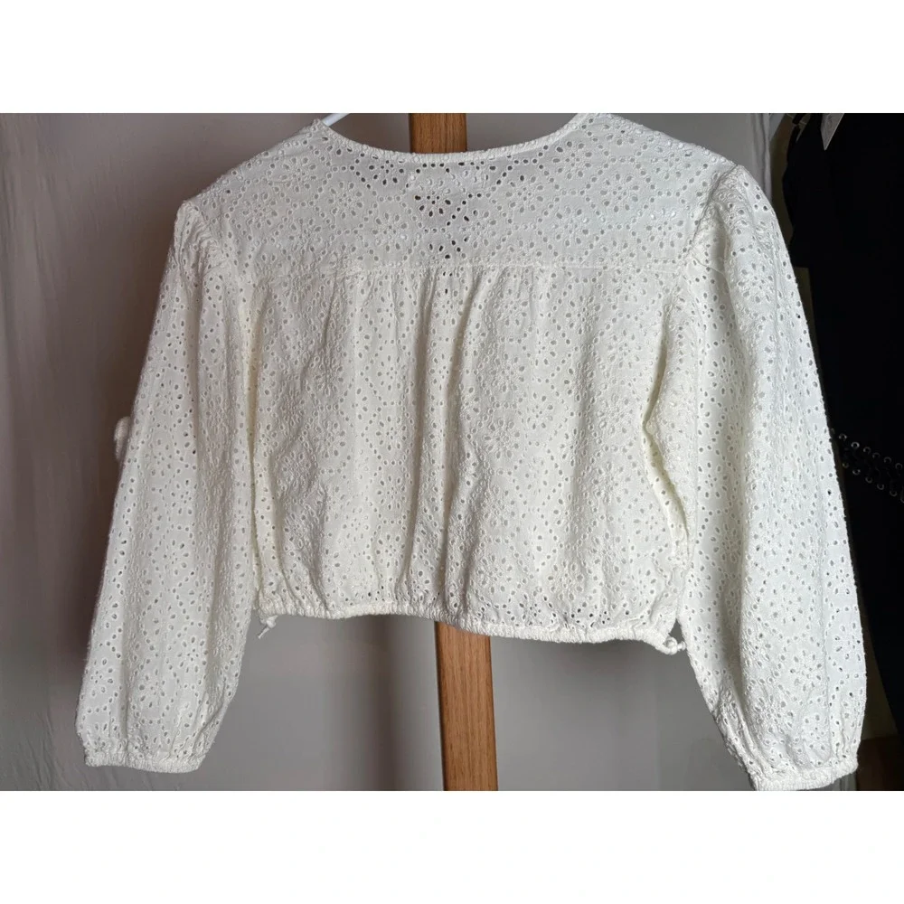 Zara Girls White Eyelet Embroidery Cropped Blouse 3D Floral Applique Size 10